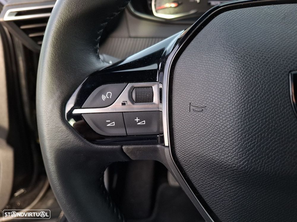 Peugeot 2008 1.2 PureTech Active - 16