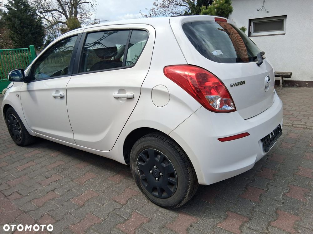 Hyundai i20 1.1 CRDi Comfort - 14