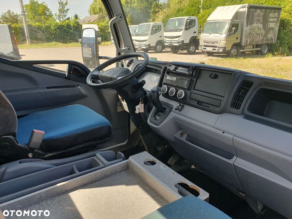 FUSO Canter 7C15 - 16