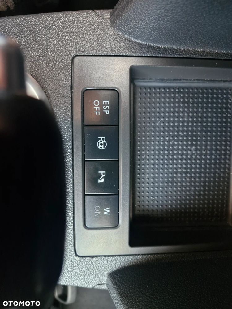Volkswagen Touran 2.0 TDI DPF Highline DSG - 4