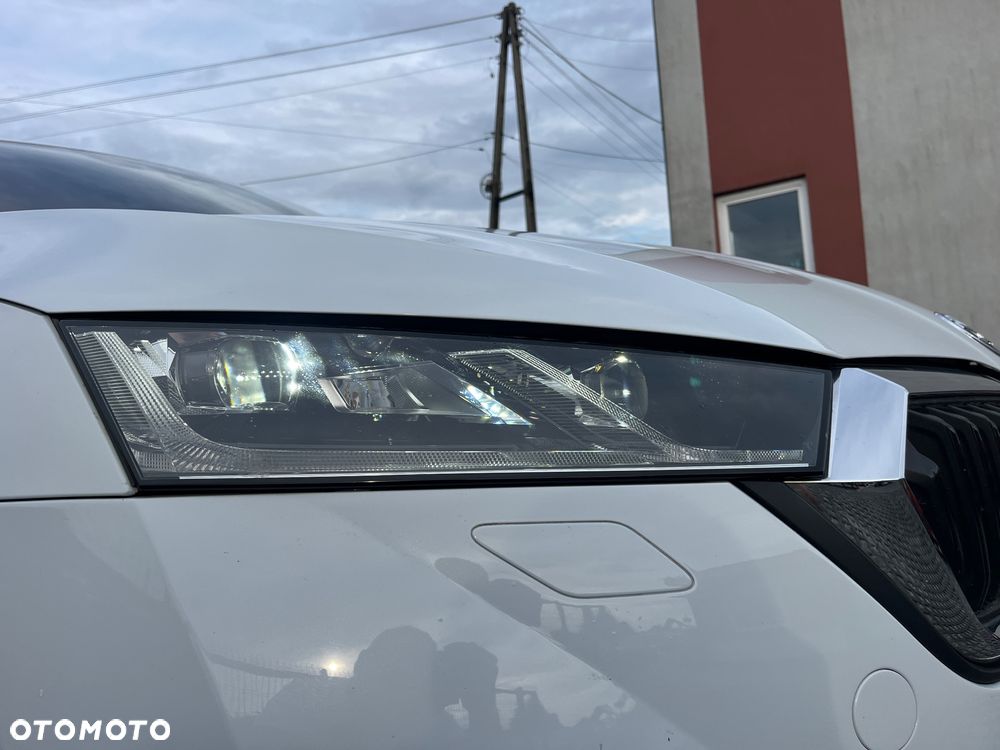 Skoda Octavia Combi 2.0 TDI DSG Exclusive Plus - 37