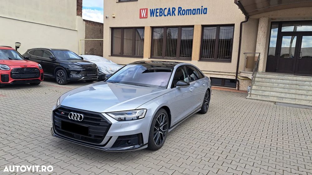 Audi S8 - 1