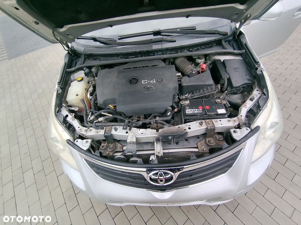Toyota Avensis 2.0 D-4D Luna - 12