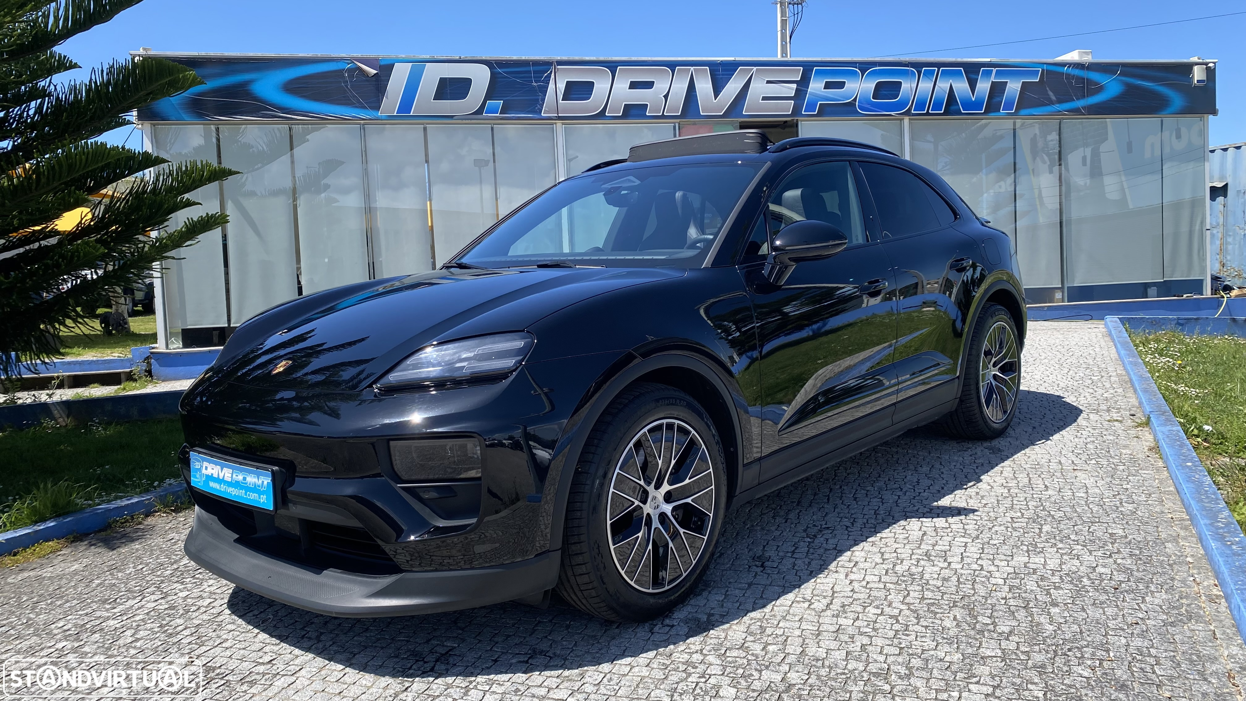 Porsche Macan Standard - 2