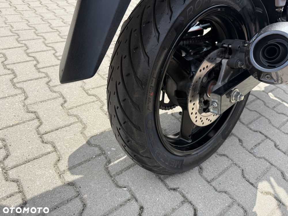 Suzuki GW 250 - 13