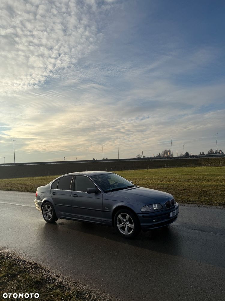 BMW Seria 3 320i - 6