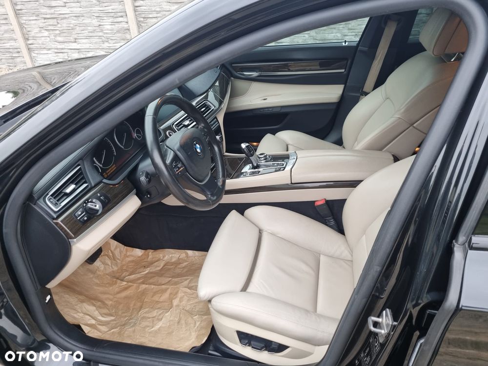 BMW Seria 7 730d - 8