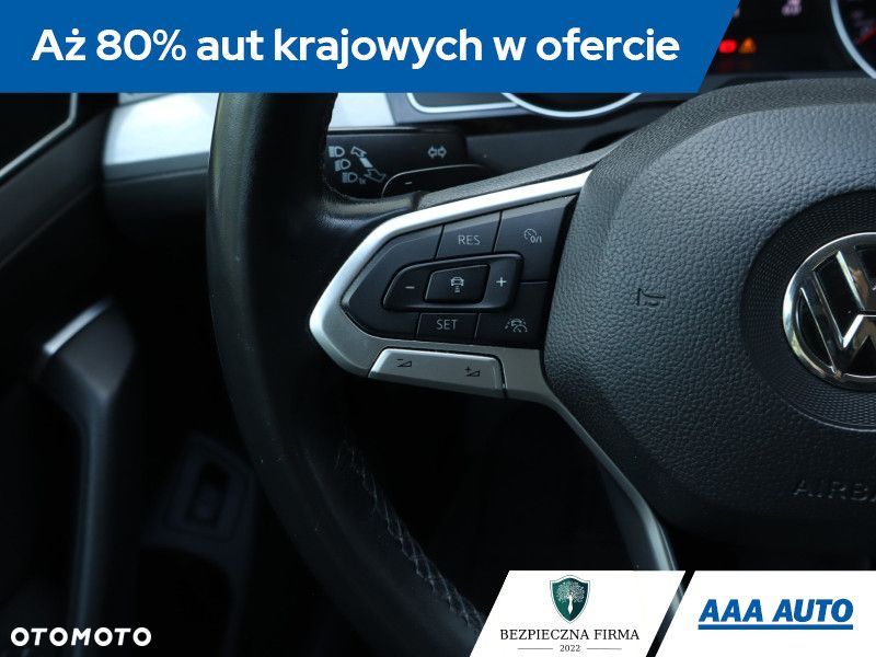 Volkswagen Passat - 22