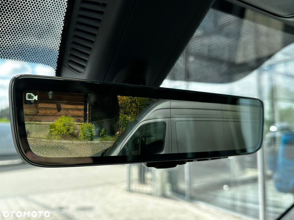 Mercedes-Benz Sprinter - 25