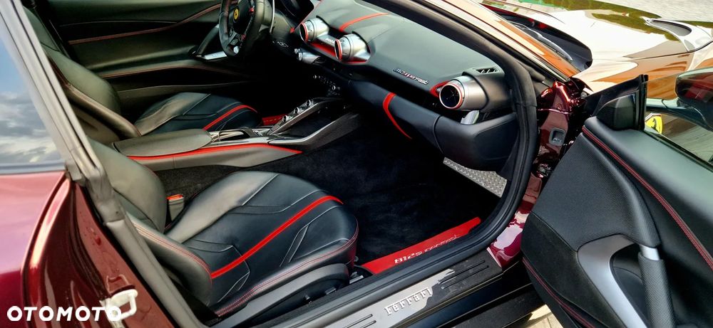 Ferrari 812 Superfast - 10
