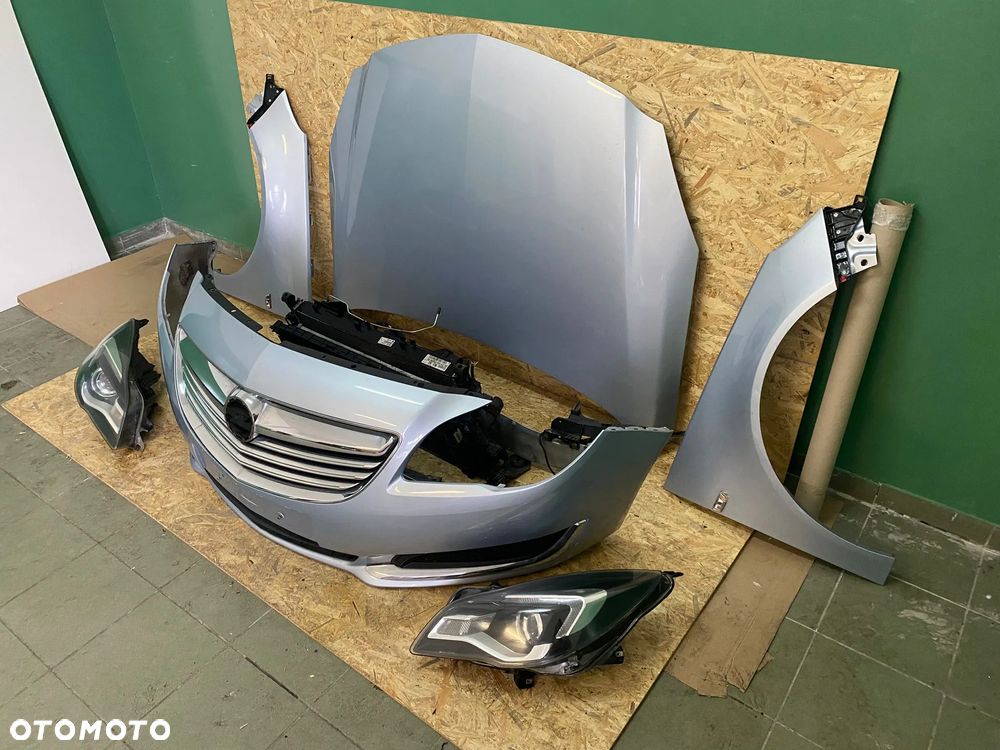 Opel insignia  lift  Kolor  Lampy Maska Blotniki  Kompletny pas Lampy - 3