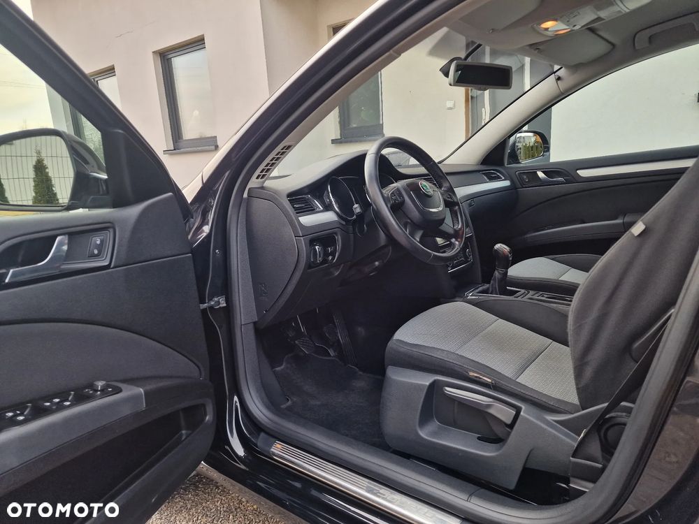 Skoda Superb 2.0 TDI Elegance - 31