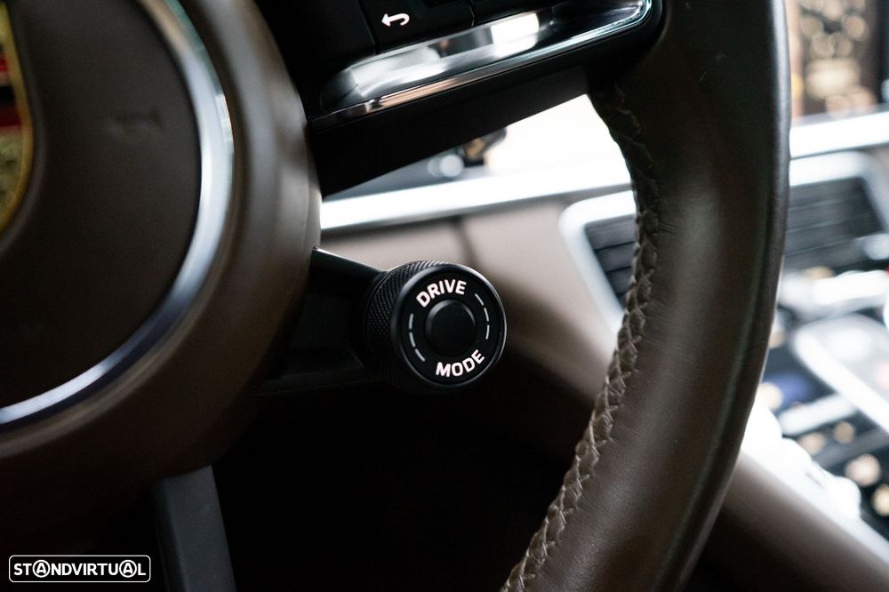 Porsche Panamera Sport Turismo 4 E-Hybrid - 44