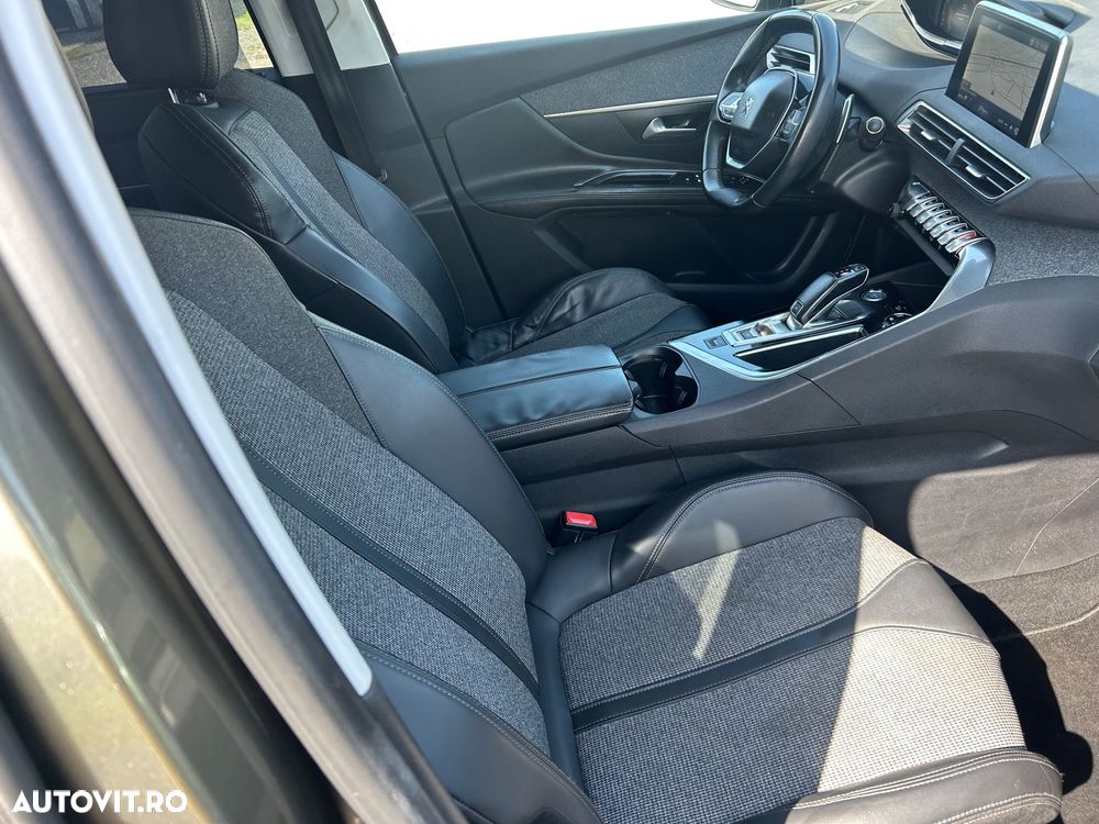 Peugeot 5008 - 36