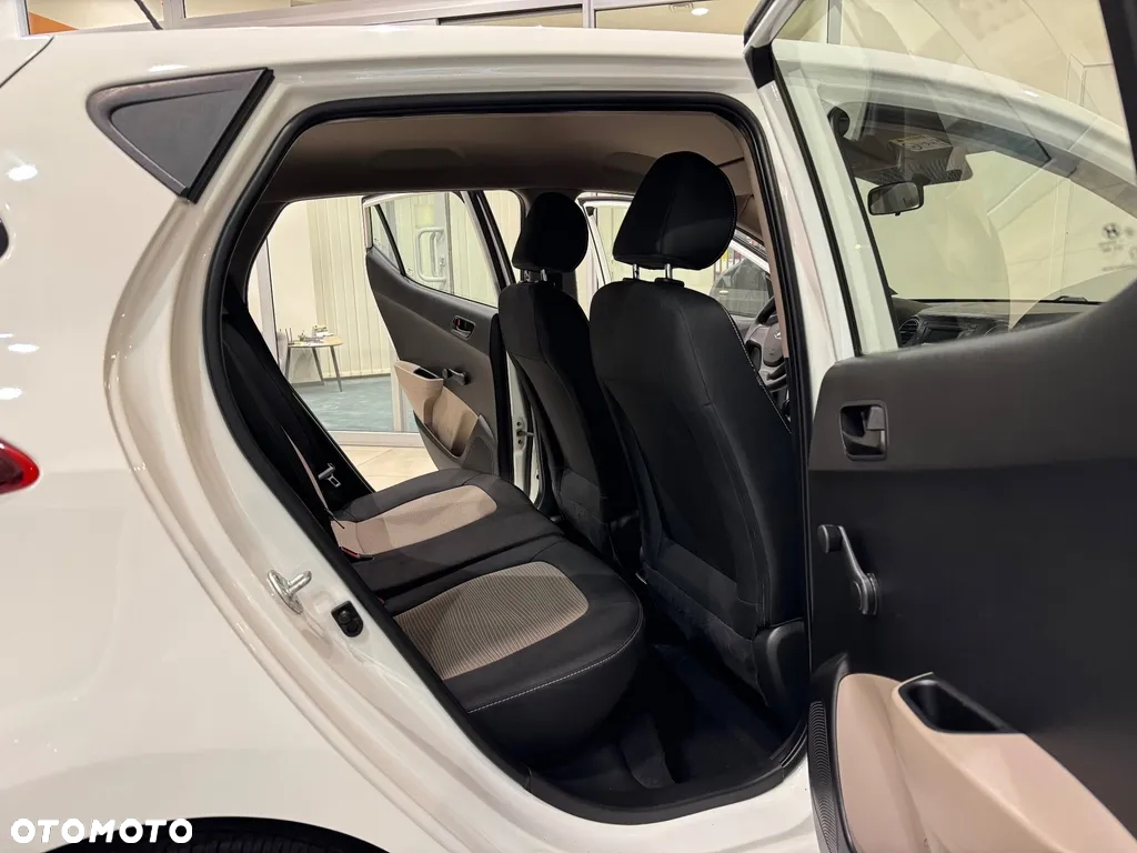 Hyundai i10 1.0 - 28