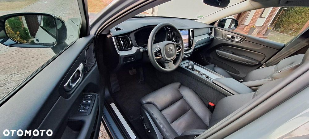 Volvo XC 60 T8 Plug-In Hybrid AWD Plus Black Edition - 9