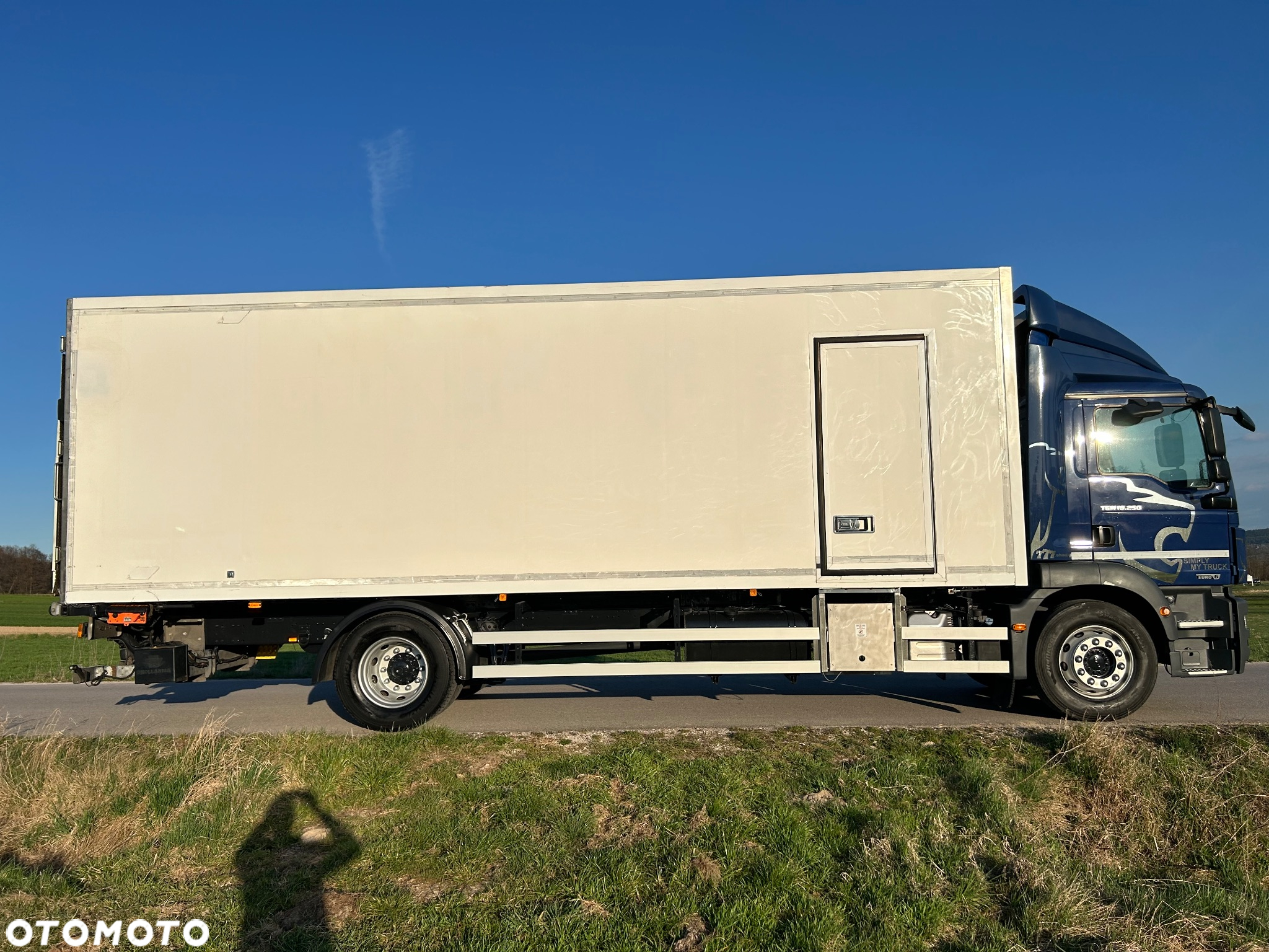 MAN TGM 18.250 Carrier 1950 D/E z Holandii / TOP STAN / 7.44m / 18 palet / winda + drzwi + drzwi boczne / OKAZJA - 29
