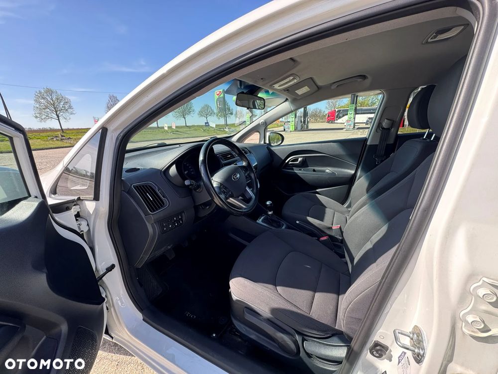 Kia Rio 1.2 Dream Team Edition - 9