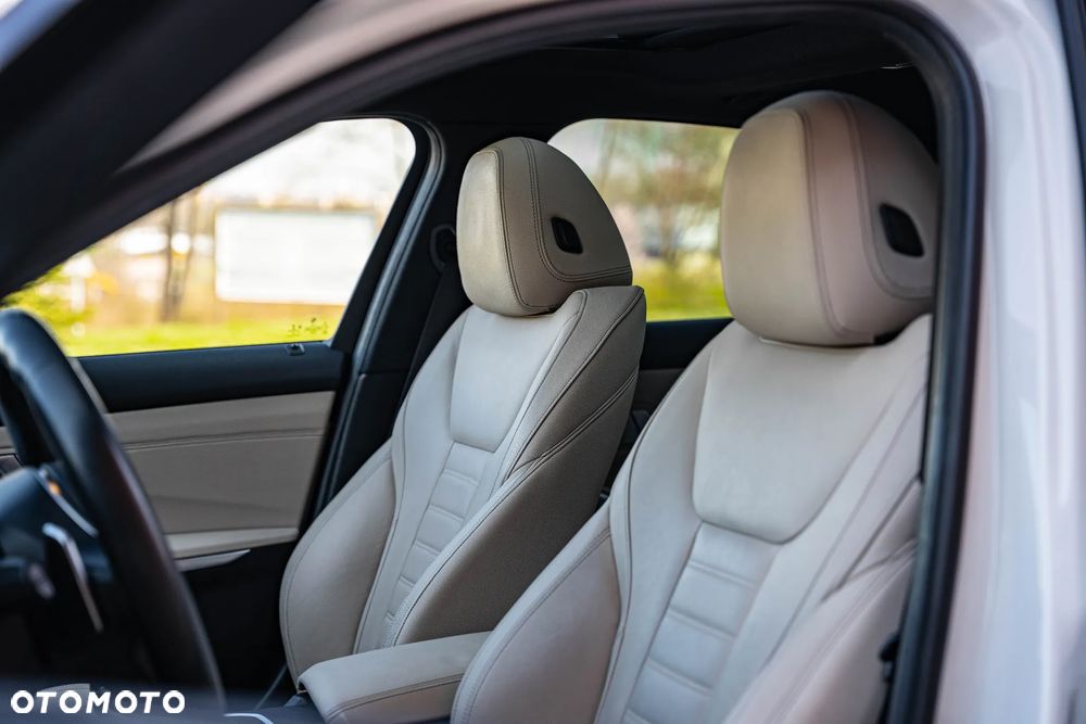 BMW Seria 3 320i M Sport sport - 17
