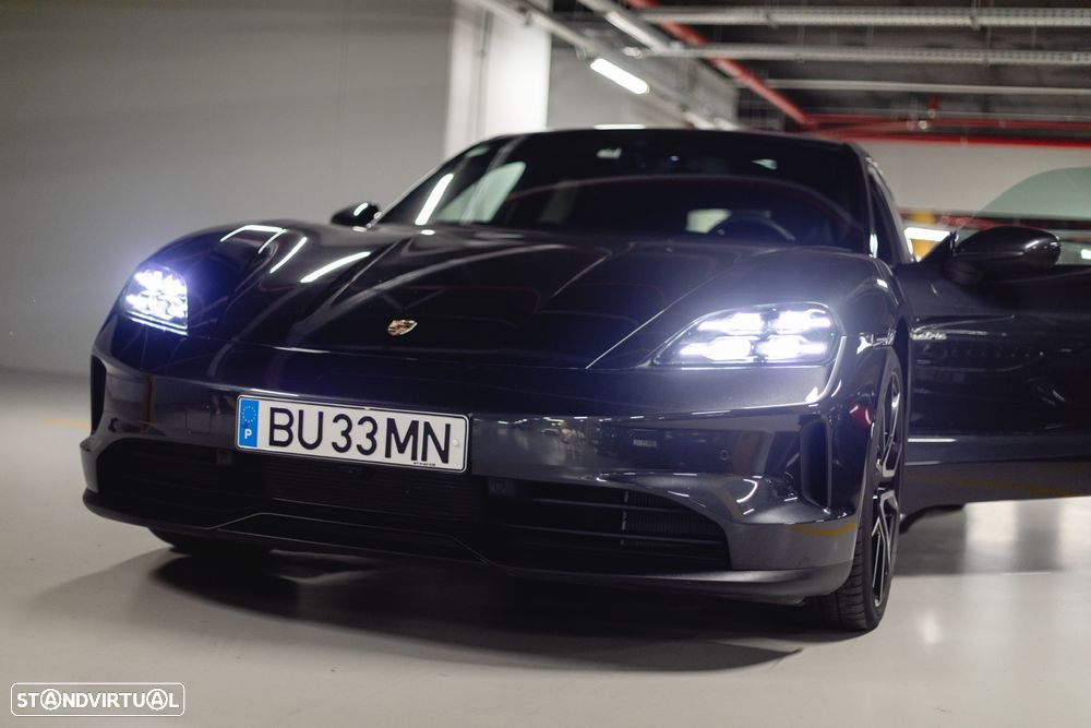 Porsche Taycan Sport Turismo - 26