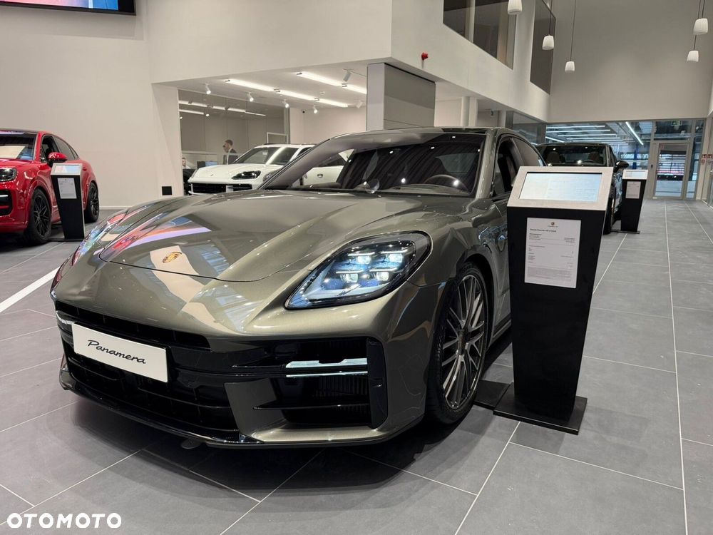Porsche Panamera - 4
