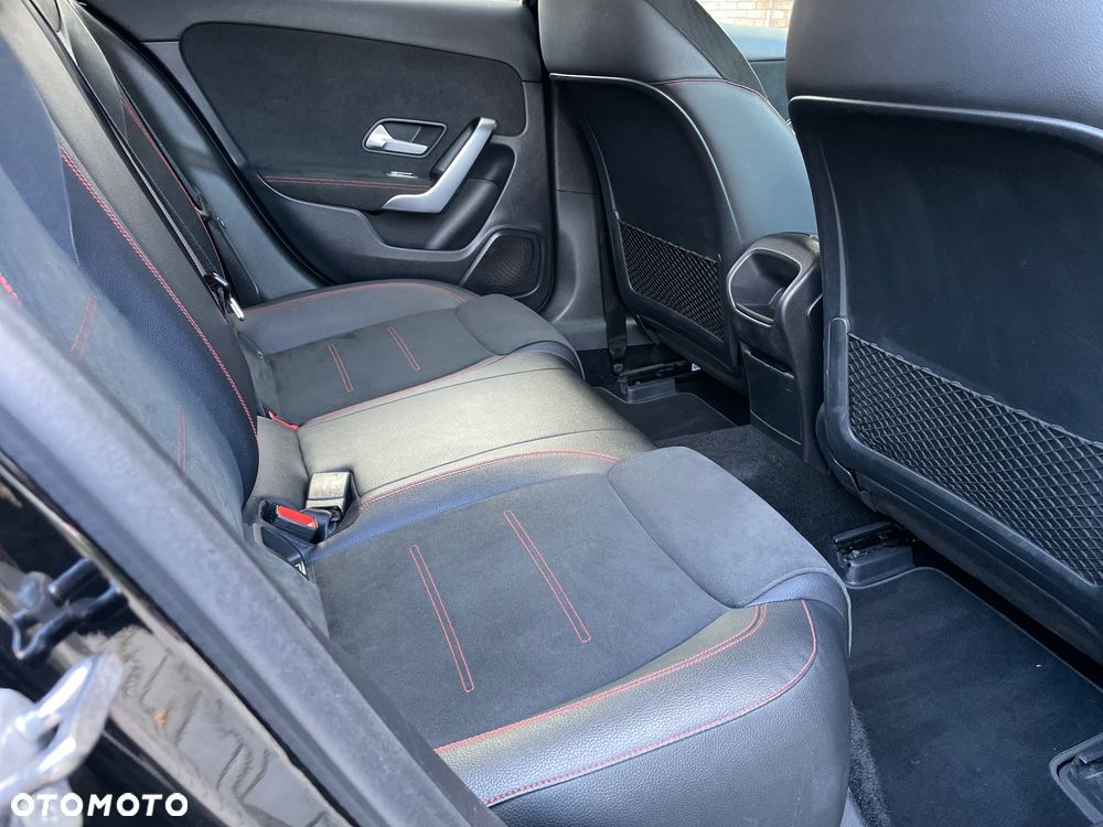 Mercedes-Benz Klasa A 180 7G-DCT AMG Line - 13