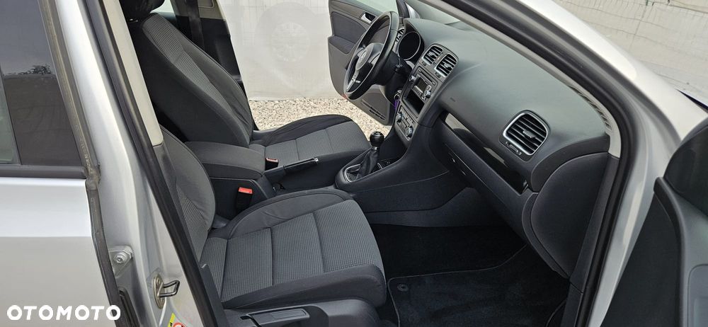 Volkswagen Golf 1.6 Comfortline - 11