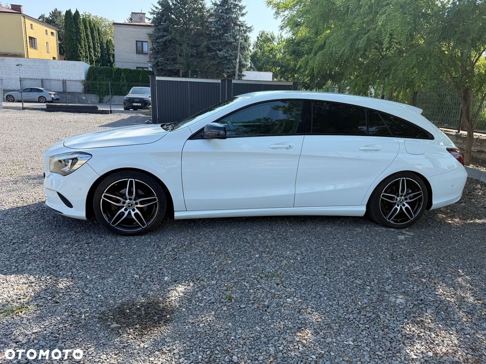 Mercedes-Benz CLA 200 7G-DCT Urban - 3