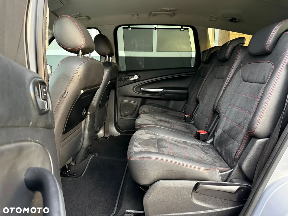Ford S-Max - 19