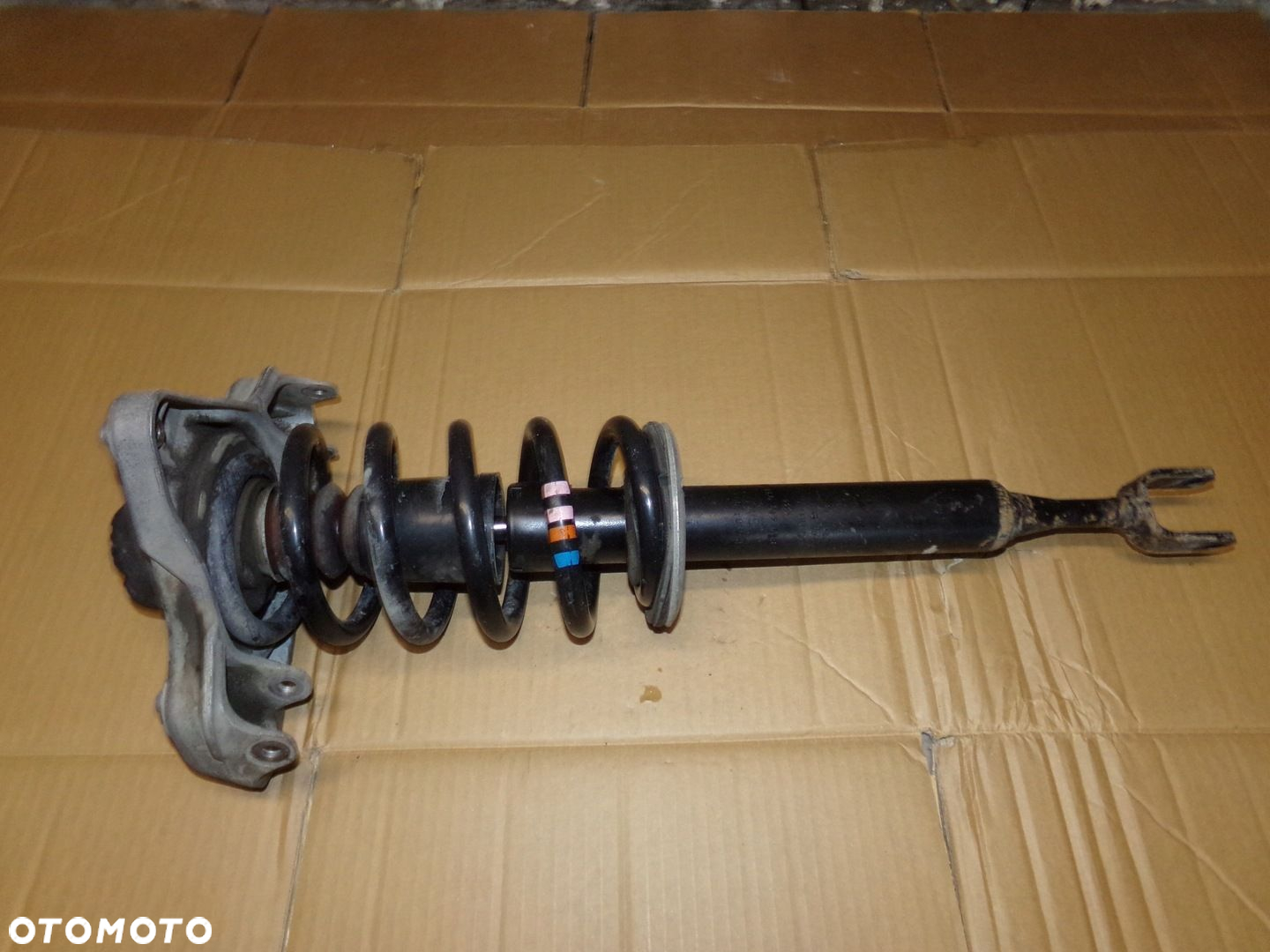 AMORTYZTOR PRZÓD SPRĘŻYNA AUDI A4 B6 2.4 V6 - 2