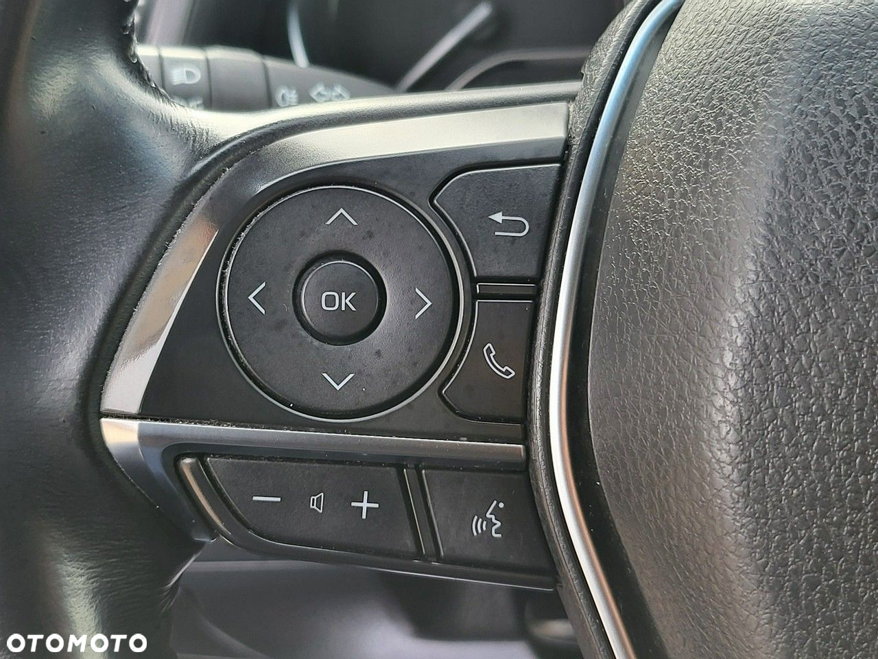 Toyota Camry - 12