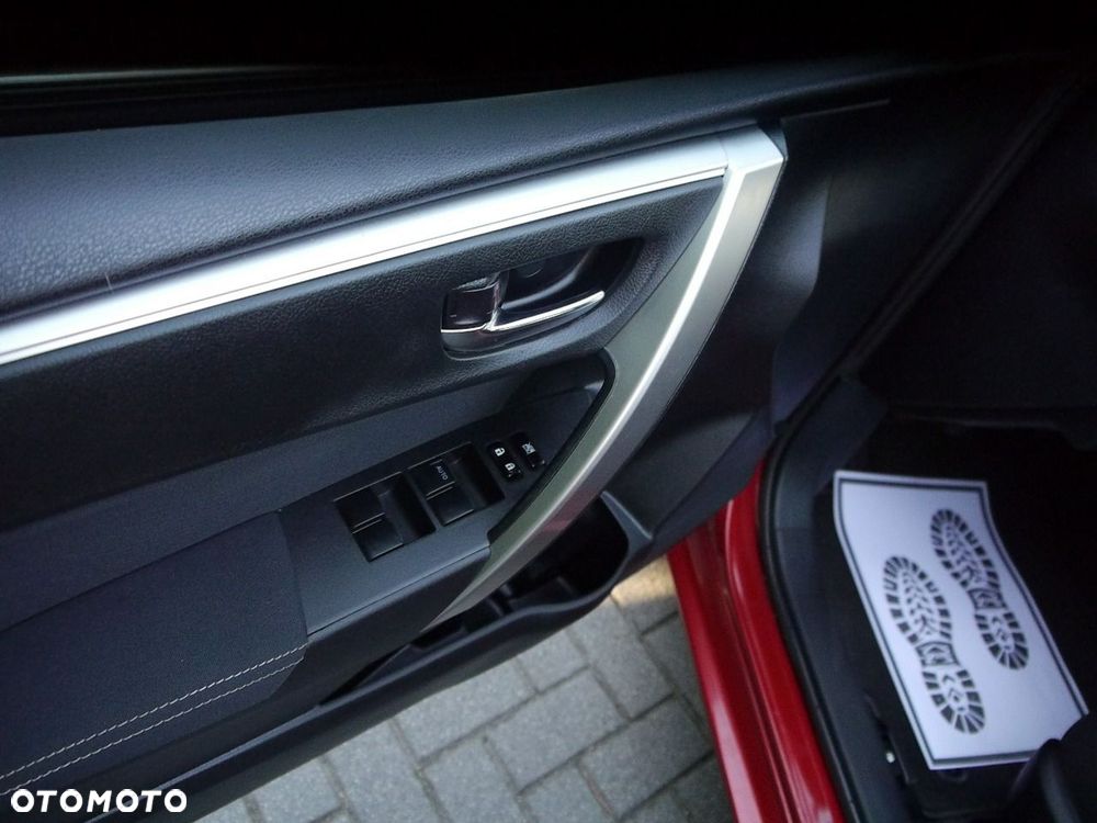 Toyota Corolla 1.6 Premium + - 33