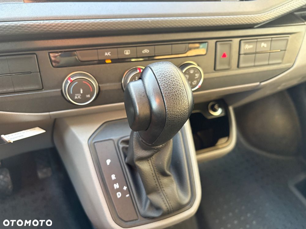 Volkswagen Transporter Kombi L2H1 DSG - 25