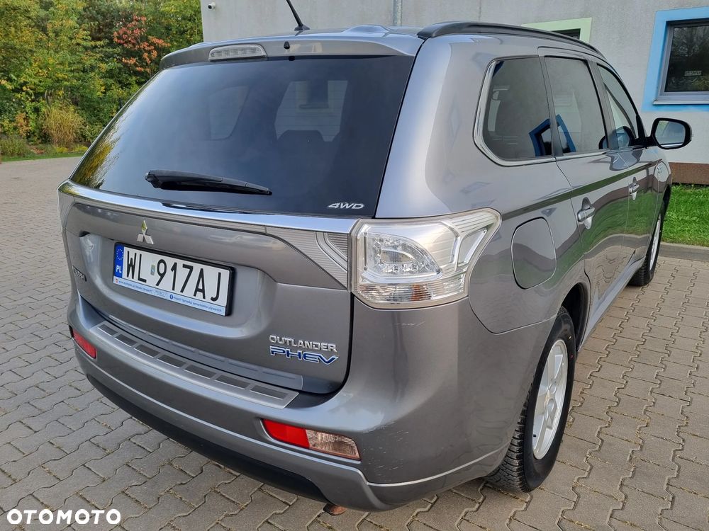 Mitsubishi Outlander Instyle NAVI + - 10