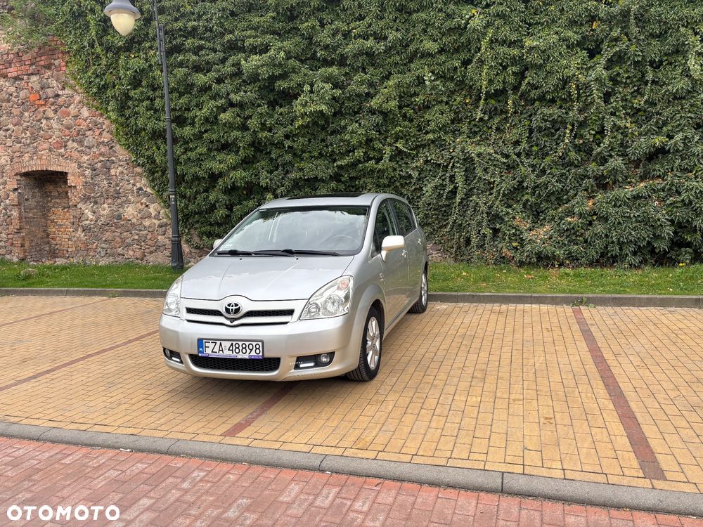 Toyota Corolla Verso - 4
