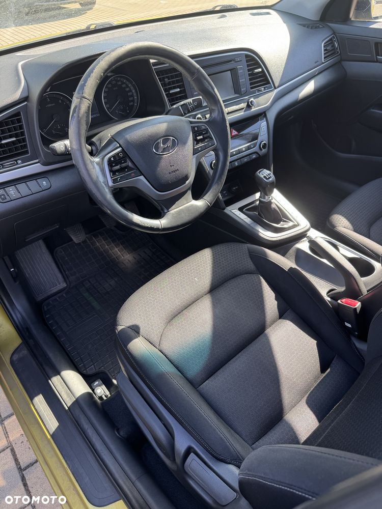 Hyundai Elantra 1.6 CRDi Classic + - 10
