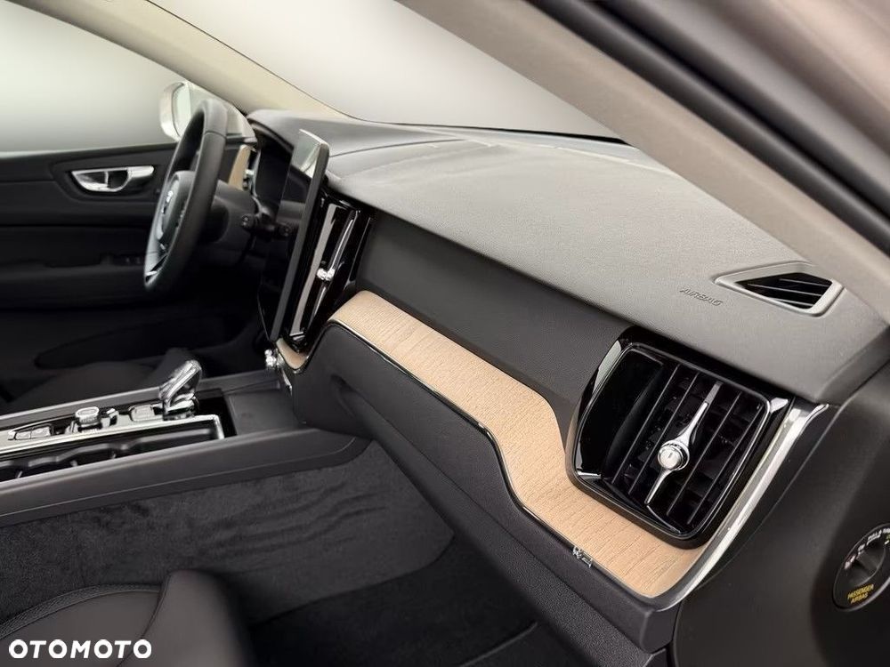 Volvo XC 60 T6 Plug-In Hybrid AWD Plus Bright - 20