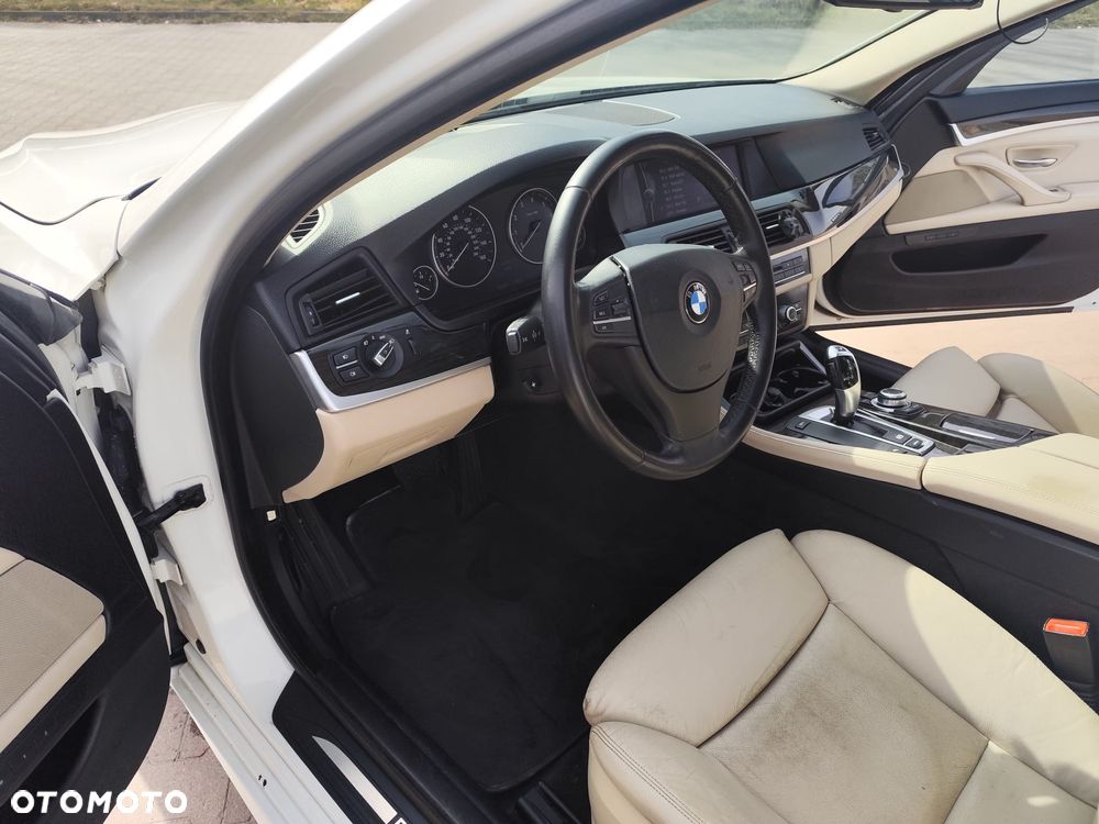 BMW Seria 5 528i - 7