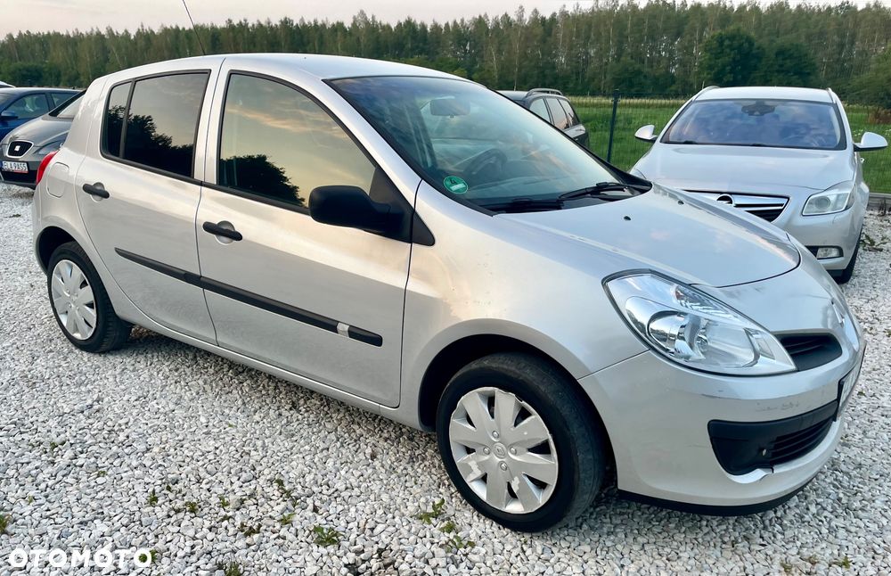 Renault Clio 1.2 16V Authentique - 22