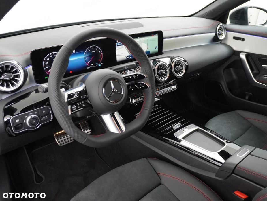 Mercedes-Benz CLA - 10