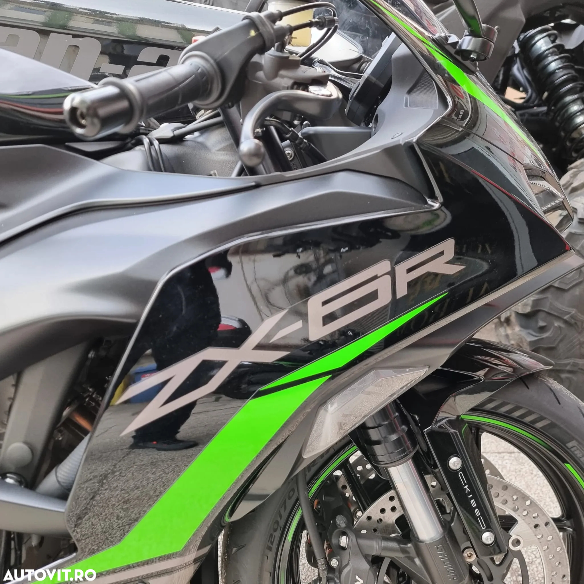 Kawasaki ZX-6R Ninja KRT Edition - 8