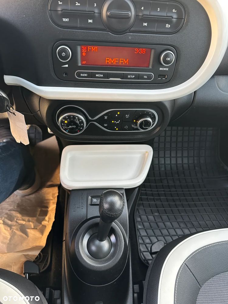 Renault Twingo SCe 70 EDC LIMITED - 17