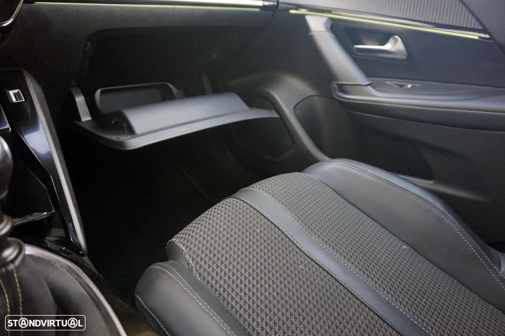 Peugeot 2008 1.2 PureTech GT - 25