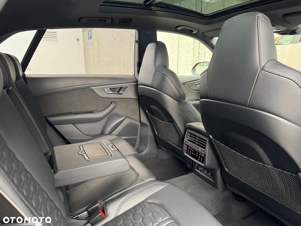 Audi RS Q8 - 16