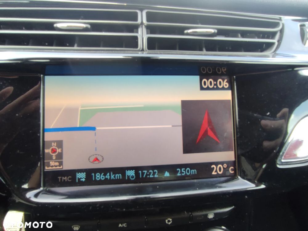 Citroën DS3 e-HDi 90 FAP SoChic - 22