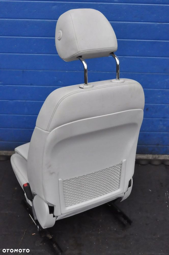 MERCEDES W176 FOTELE KANAPA JASNA SKÓRA - 9