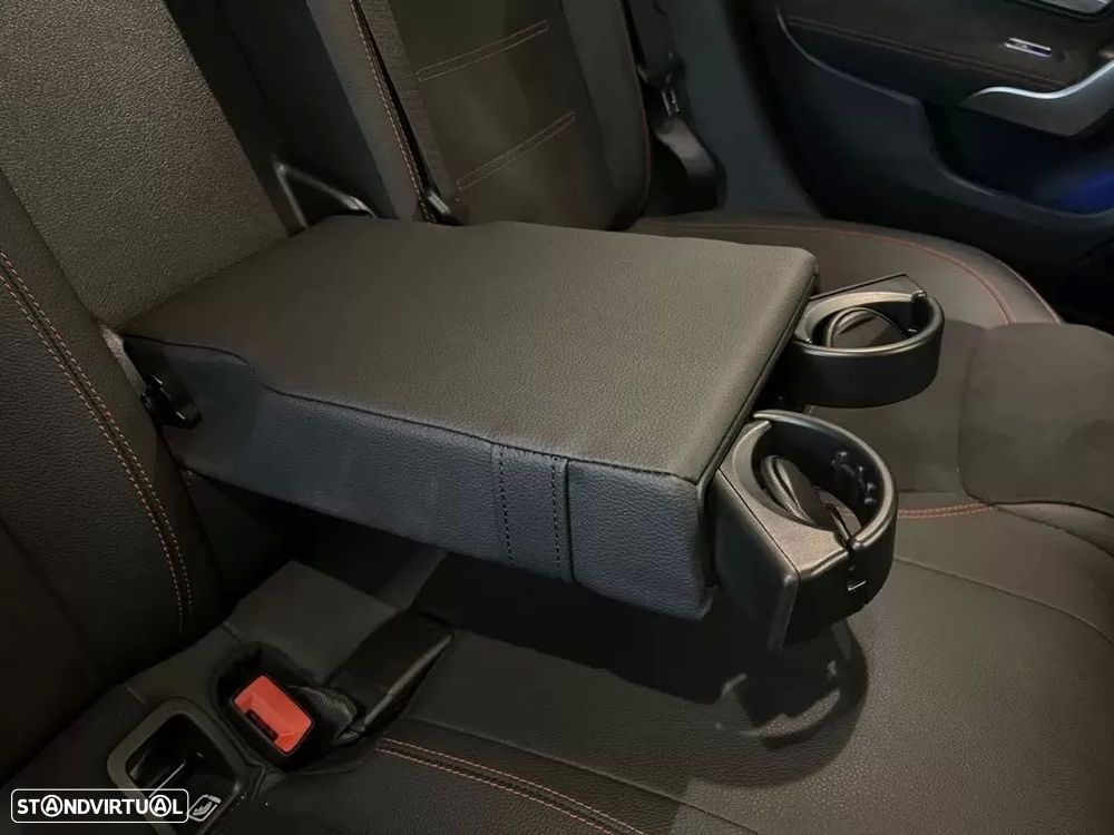 Mercedes-Benz CLA 250 e AMG Line — fotografia 18