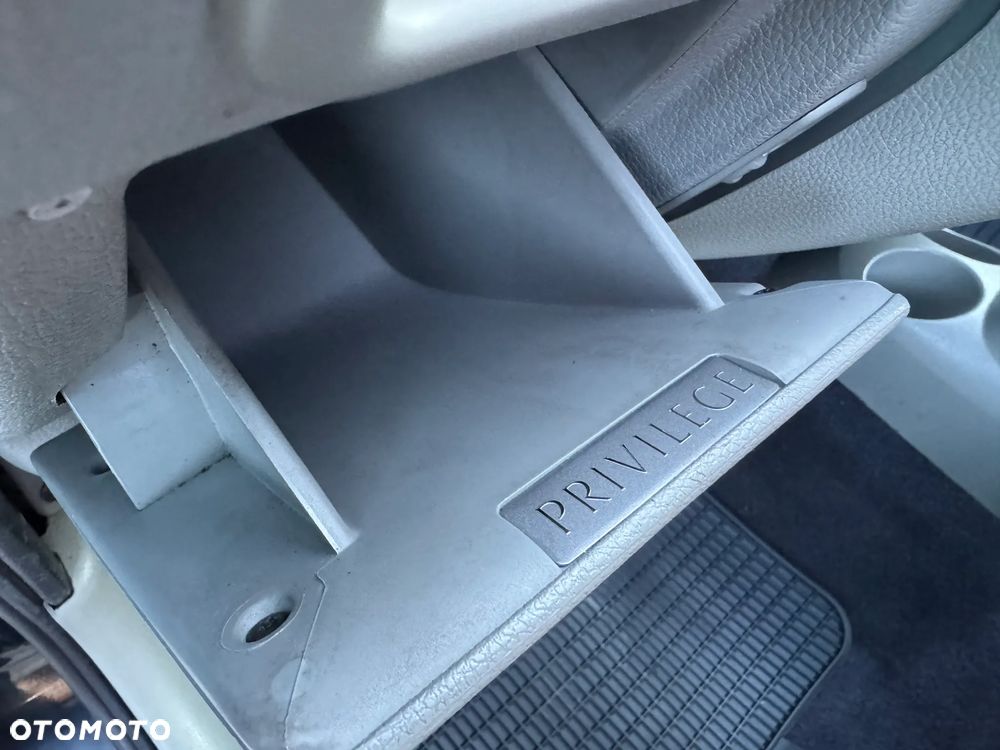 Renault Twingo 1.2 16V Privilege - 21