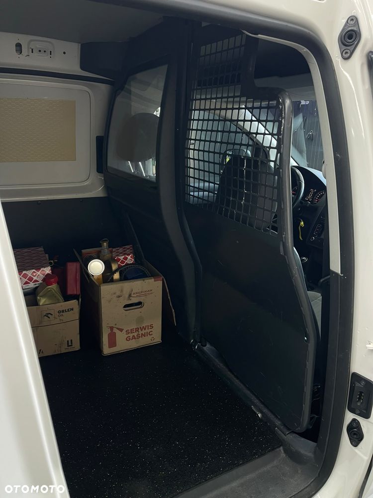Volkswagen Caddy - 23