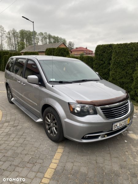 Chrysler Town & Country - 2